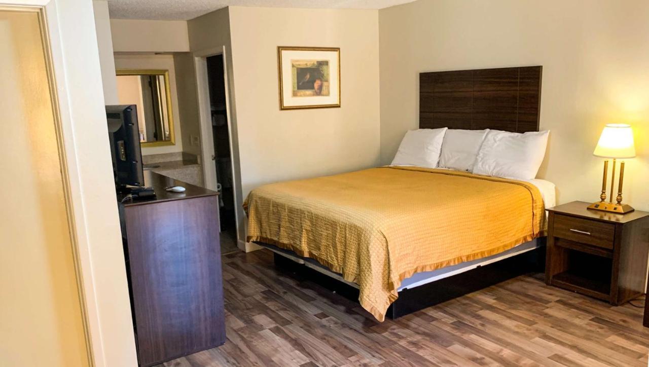 Days Inn & Suites By Wyndham Brewton Eksteriør bilde