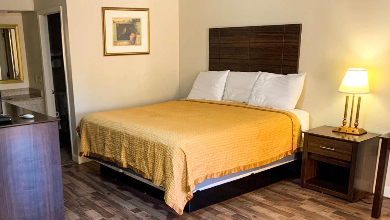 Days Inn & Suites By Wyndham Brewton Eksteriør bilde