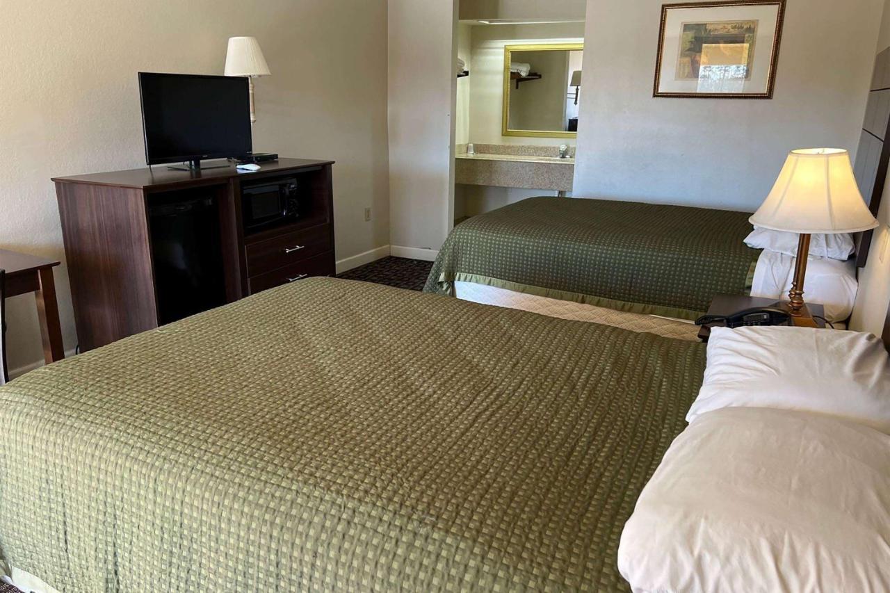 Days Inn & Suites By Wyndham Brewton Eksteriør bilde