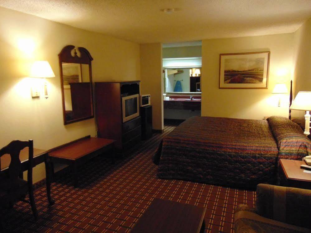 Days Inn & Suites By Wyndham Brewton Eksteriør bilde