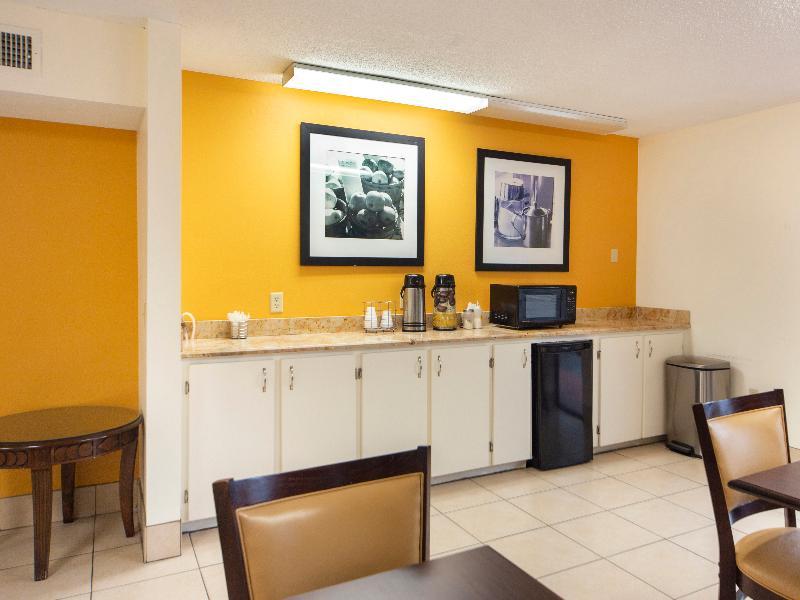 Days Inn & Suites By Wyndham Brewton Eksteriør bilde